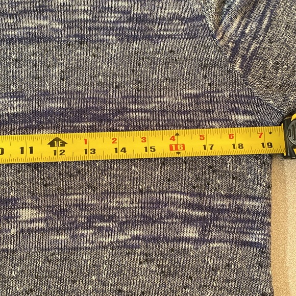 Alfred Sung - Light weight knit sweater. Size L - Picture 6 of 8